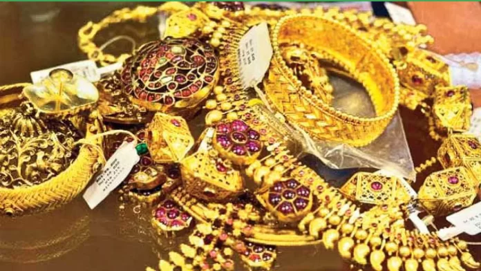 Gold Limit at Home: The government has set rules for keeping gold at home, check rules immediately